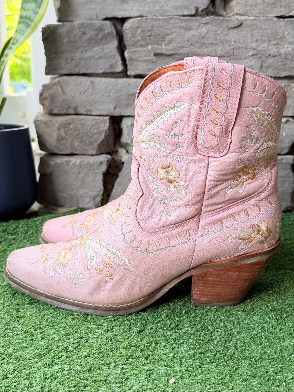 Dingo Primrose Floral Embroidered Pink Leather Western Women’s Boots